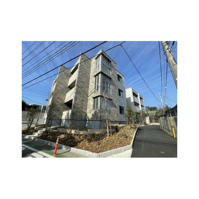 角側からのアングルで撮影しております。
