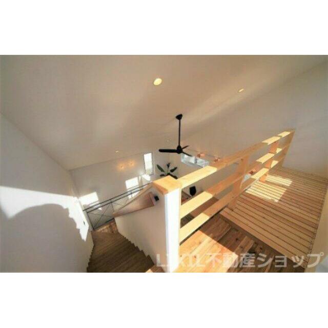 ウッド調の暖かいお家