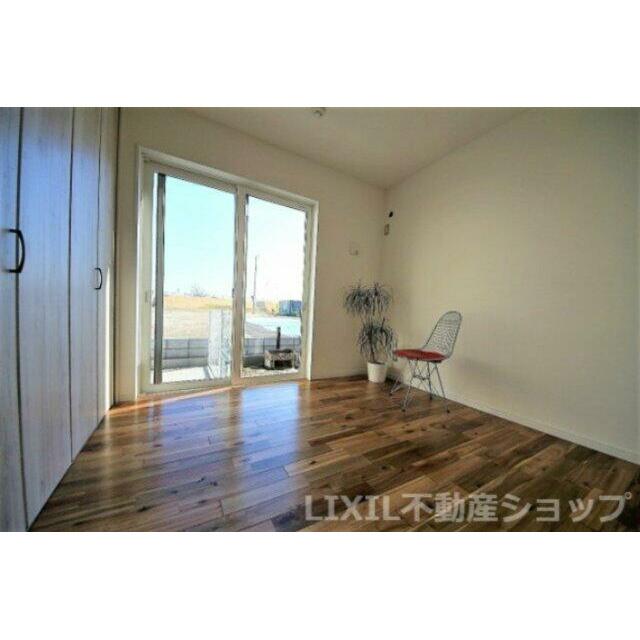 こちらのお部屋からはお庭の様子も