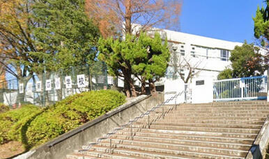鶴川第4小学校
