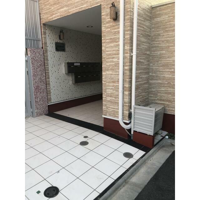 エントランス前