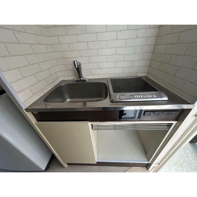 レンガ調のキッチン