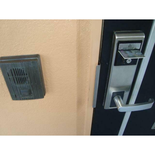 玄関（カードキー）