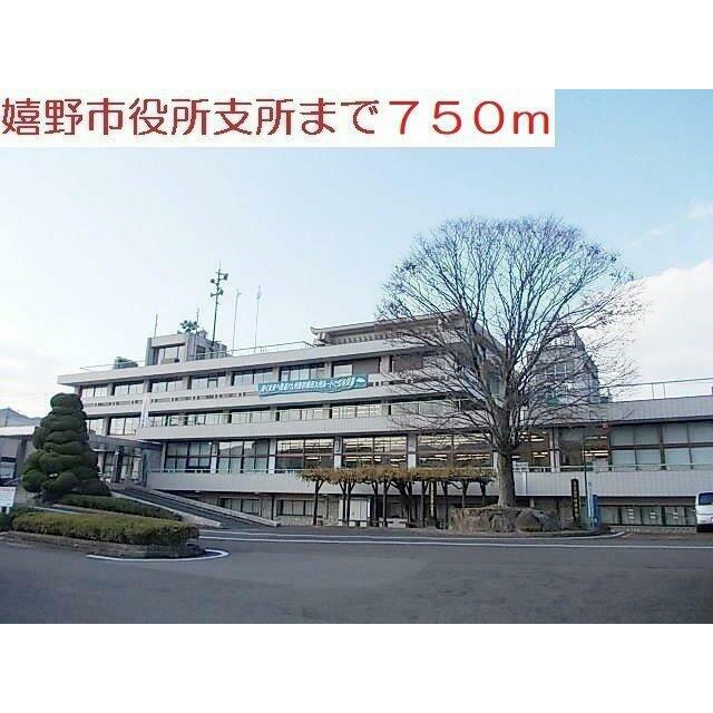 嬉野市役所まで750m