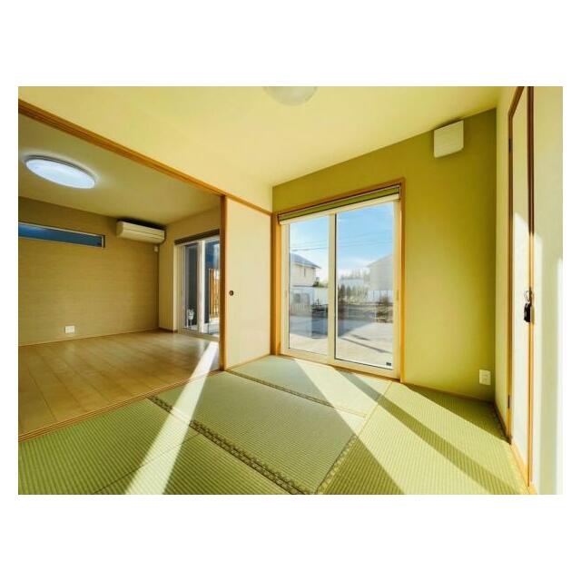 お子さまの遊び場やお昼寝スペースに、タタミのある穏やかな暮らし＾＾