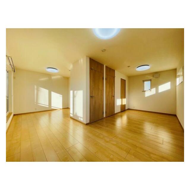 ライフスタイルに合わせて、間取りを変更できる14.7畳の明るいお部屋＾＾