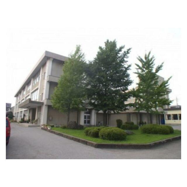 錦小学校　1528ｍ/徒歩20分、車4分