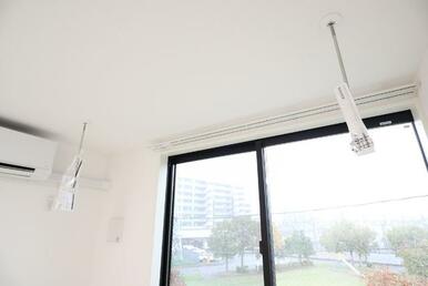 設備 室内物干し　※同物件・同仕様画像