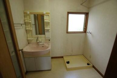 身支度・洗濯・お風呂と毎日大活躍の洗面スペース