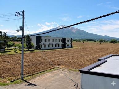 バルコニーからの眺望岩木山がきれいに見えます。