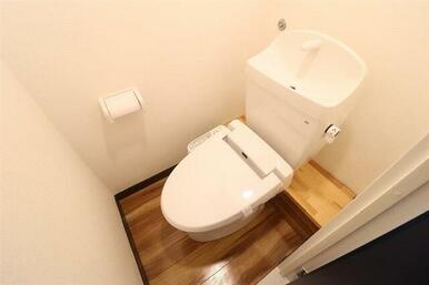 温水洗浄便座付き(参考写真)