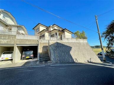 筑豊電停香月駅まで徒歩４分♪通勤通学に便利な立地です！