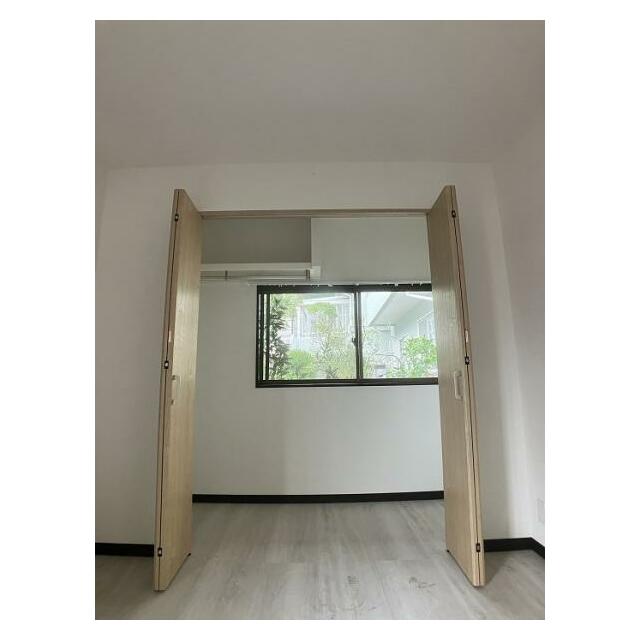 洋室2クローゼット