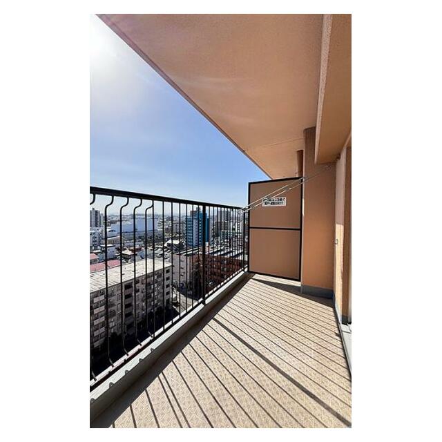 北東側洋室　収納スペース