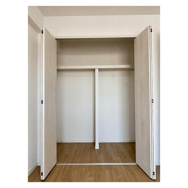 北西側洋室　クロス張替え等のリフォームを行っております