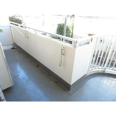 ゆったりとしたバルコニー