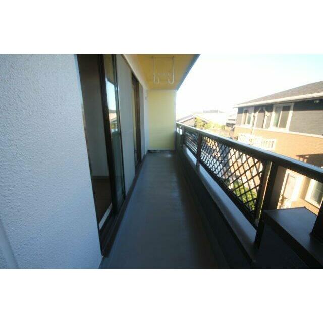 参考。同じ建物の別のお部屋の写真です。現況優先。