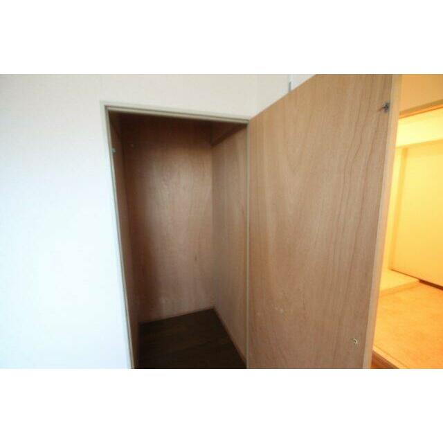 参考。同じ建物の別のお部屋の写真です。現況優先。