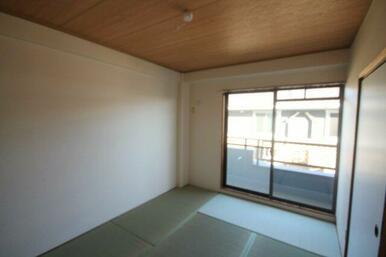 参考。同じ建物の別のお部屋の写真です。現況優先。