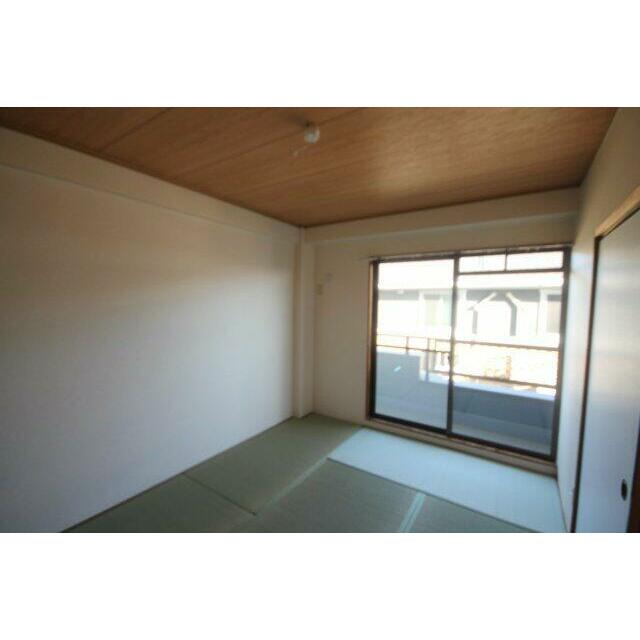 参考。同じ建物の別のお部屋の写真です。現況優先。