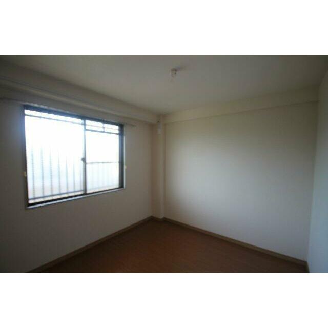 参考。同じ建物の別のお部屋の写真です。現況優先。