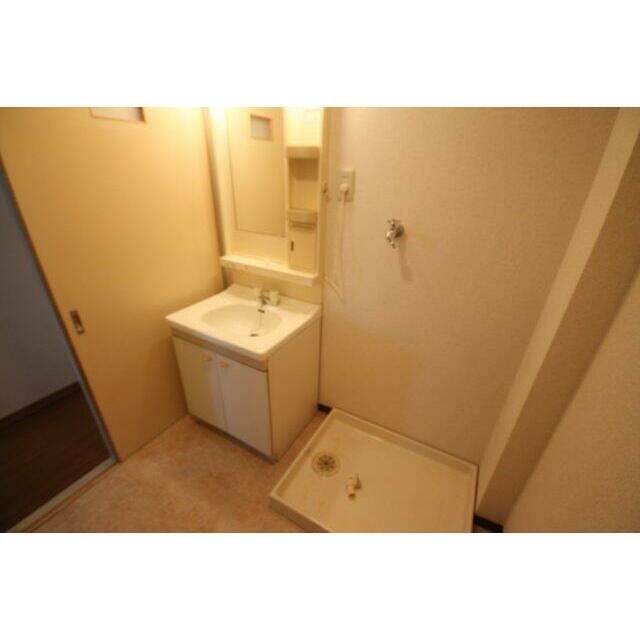 参考。同じ建物の別のお部屋の写真です。現況優先。