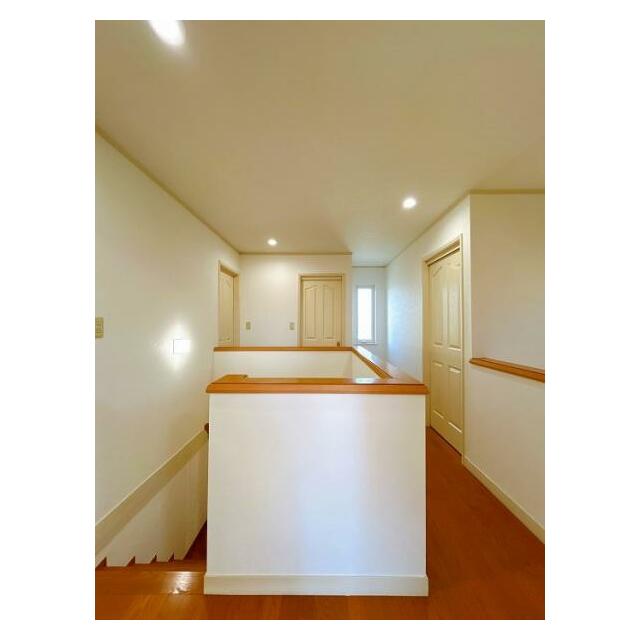 「２階廊下」各部屋とつながっております。