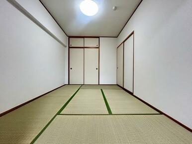 「和室」6帖の和室は畳表替え、襖張替済みです。