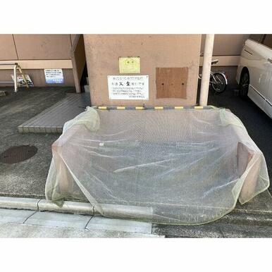 敷地内ゴミ捨て場