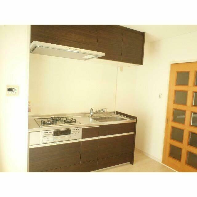 使いやすいシステムキッチンです