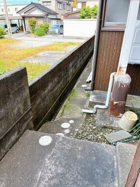※敷地内0.4ｍの段差あります※