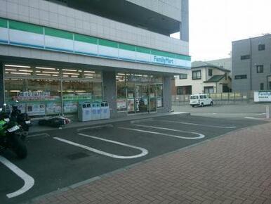 ファミリーマート町田鶴川街道店