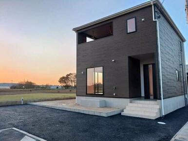 日を重ねるごとにこの佇まいに愛着が湧いてきそう