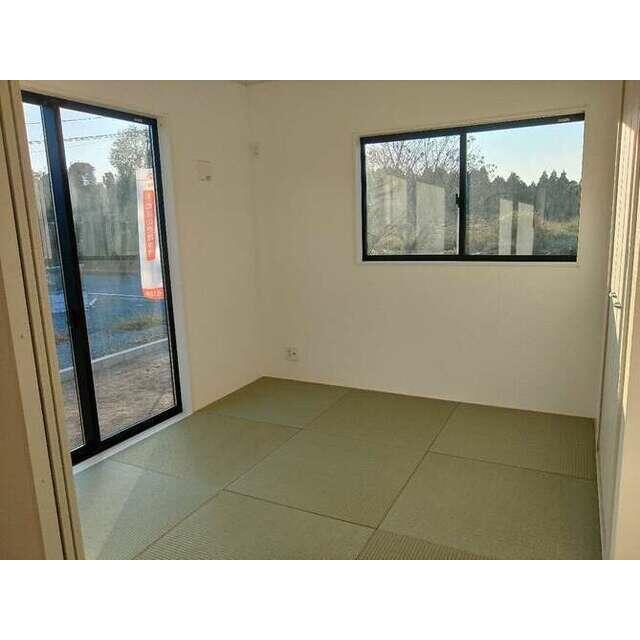 畳の上で大の字リラックス