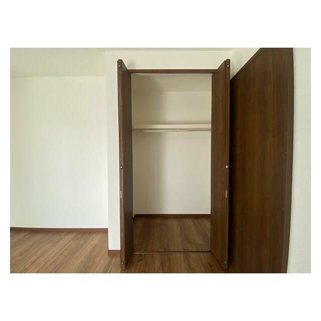 洋室2クローゼット