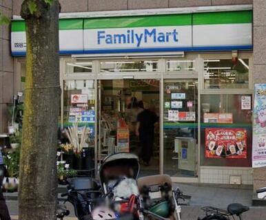 ファミリーマート四谷二丁目店