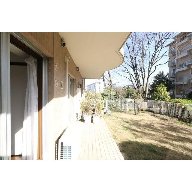 プランターが置けるテラス☆洗濯物も広々干せます。