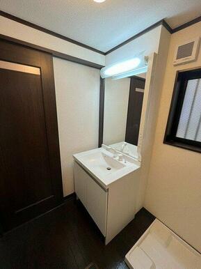 あの支度に嬉しい洗髪洗面化粧台