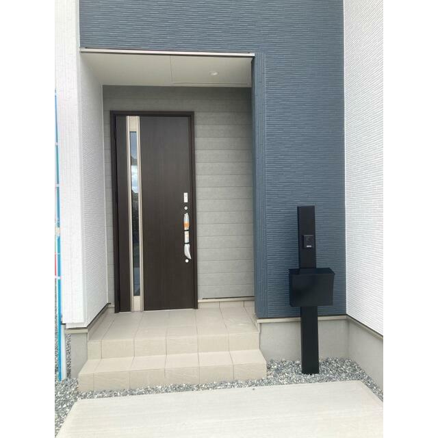 帰ってきたらまずは玄関で消毒や消臭を（1号棟）