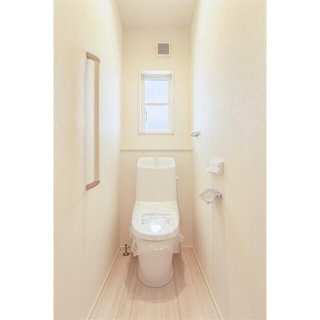 ２階にもトイレを設置しました。各階にトイレがあれば混み合う時間もストレスなく快適です。