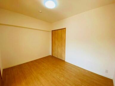 「中洋室」クローゼットがございます。