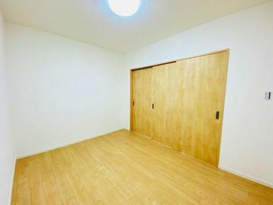 「中洋室」約6帖ございます。