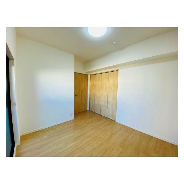 「北西側洋室」約6帖ございます。