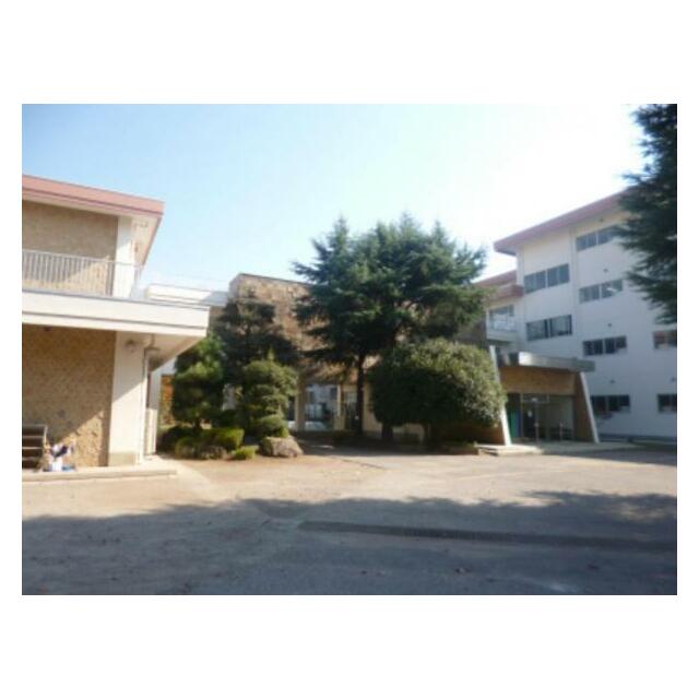 真岡西小学校　1015ｍ/徒歩13分、車3分