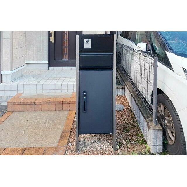 宅配ボックス付き機能門柱を新調済み。
