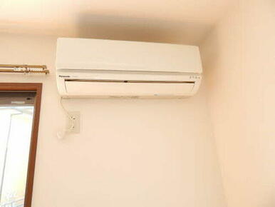 設備のエアコンが付いています。快適な温度と生活をあなたに・・・
