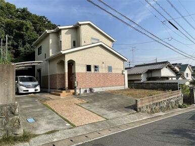 カースペースは４台以上駐車可能です