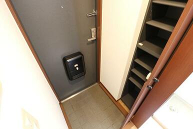 設備 シューズボックス