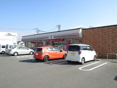 コンビニまで車で４分