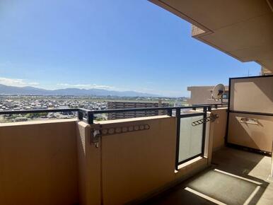 「ベランダ」　見晴らしの良い最上階です